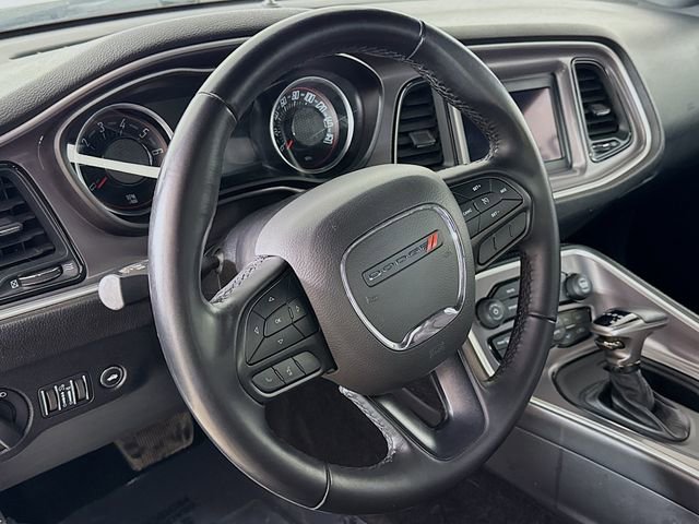Used 2022 Dodge Challenger SXT image 11