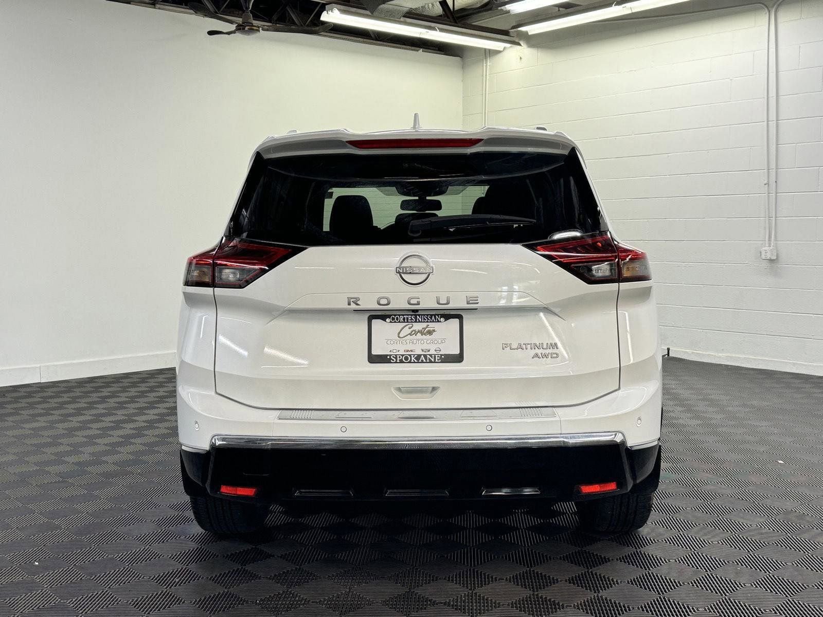 Used 2024 Nissan Rogue Platinum w/ Platinum Premium Package image 6