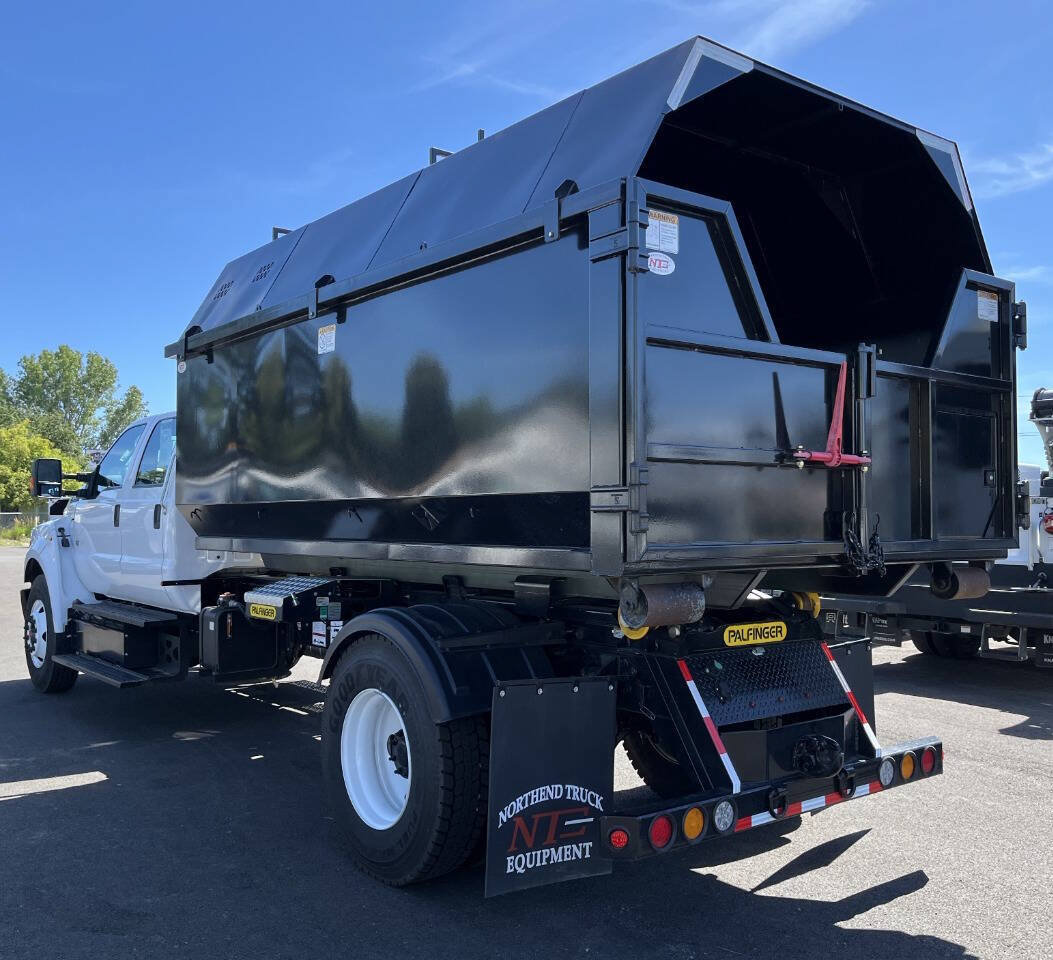 Used 2023 Ford F750 2WD Crew Cab Super Duty image 7