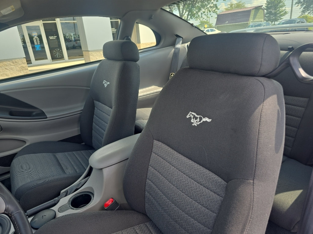 Used 2001 Ford Mustang GT RWD image 11