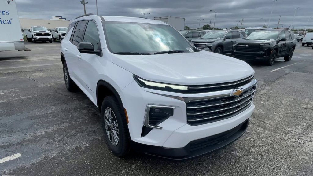 New 2027 Chevrolet Traverse LT w/ Driver Confidence Package AWD/4WD image 4