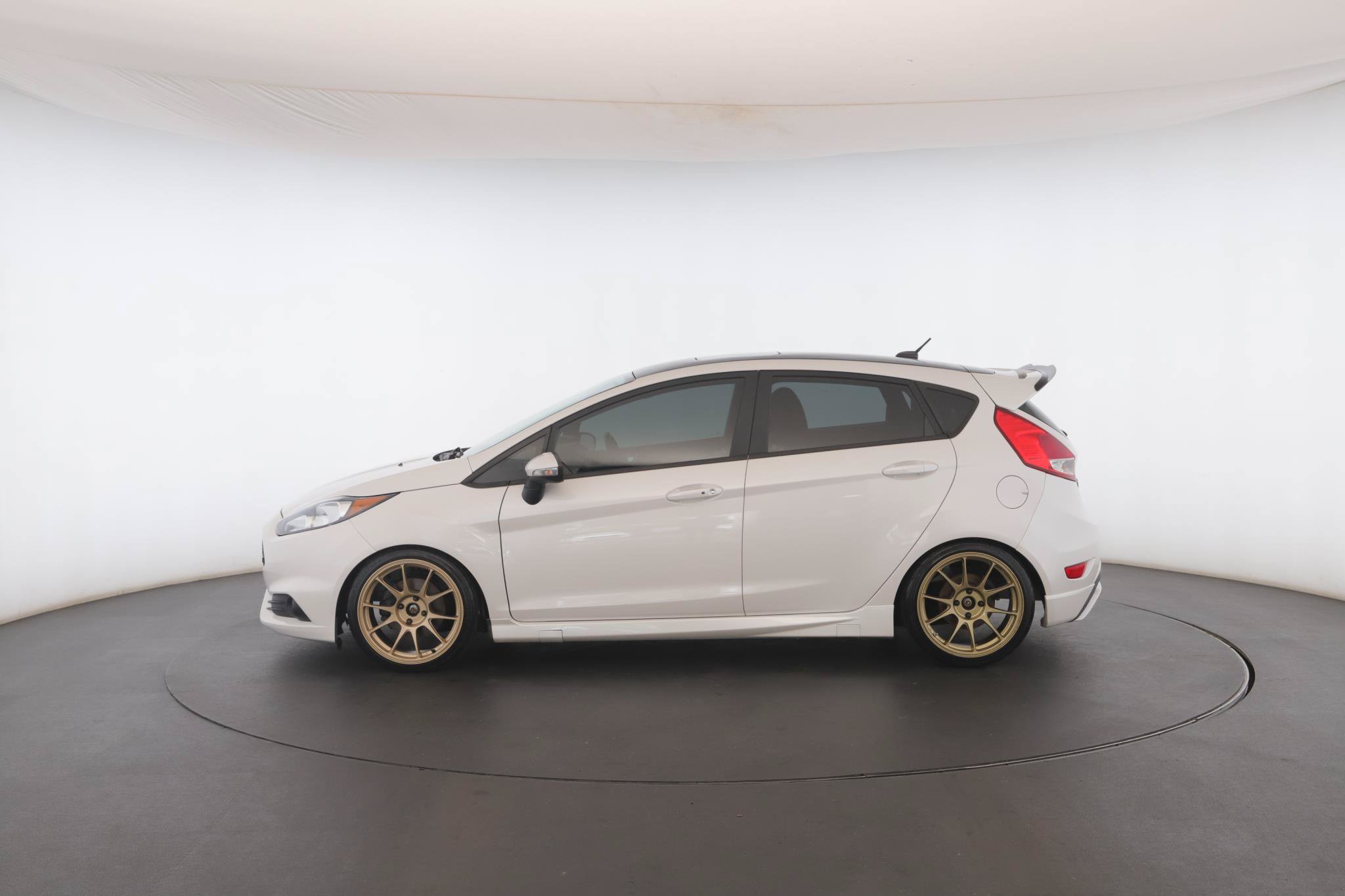 Used 2016 Ford Fiesta ST w/ ST Recaro Package FWD image 18