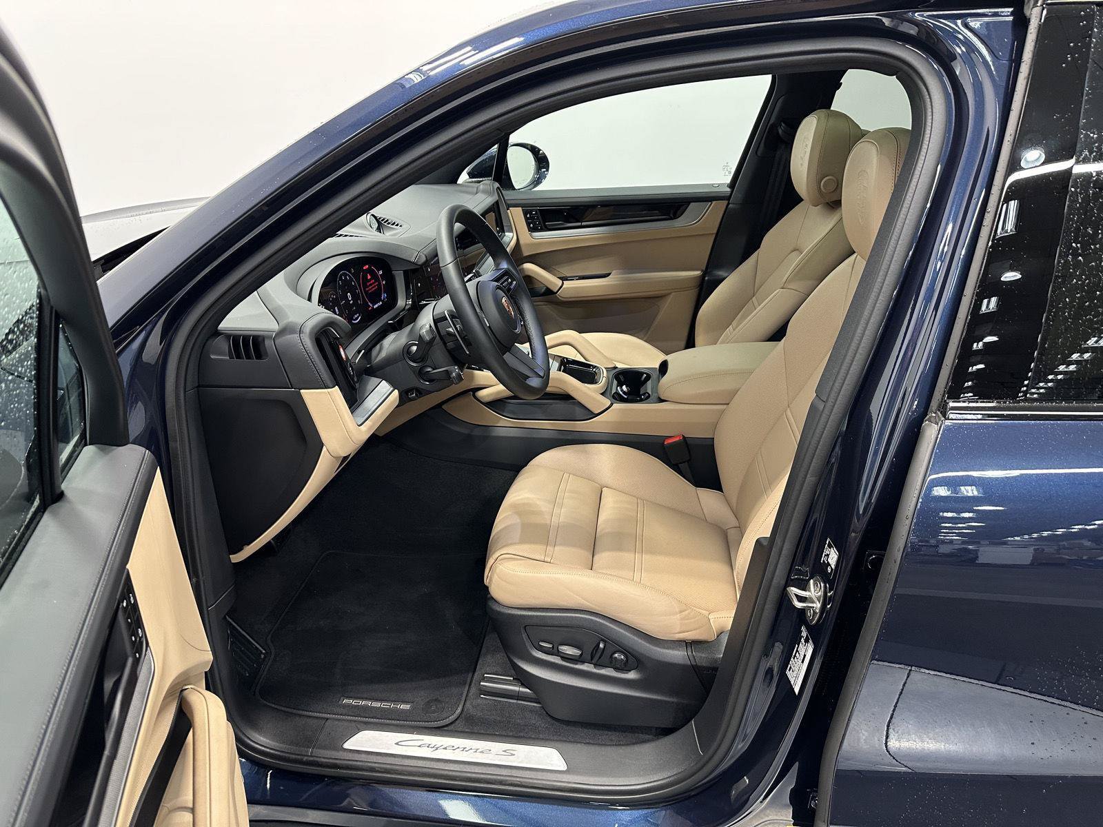 Used 2026 Porsche Cayenne S AWD/4WD image 16
