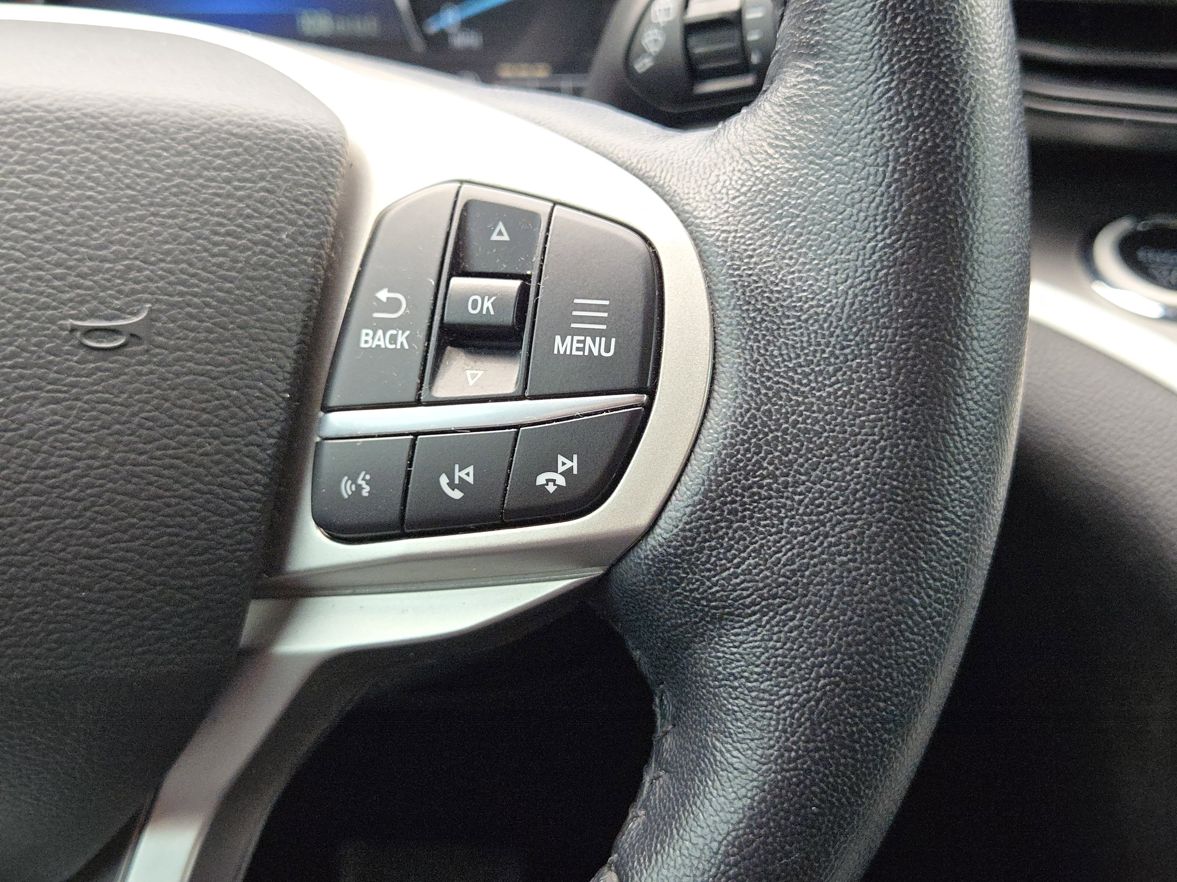 Used 2022 Ford Explorer XLT RWD image 28