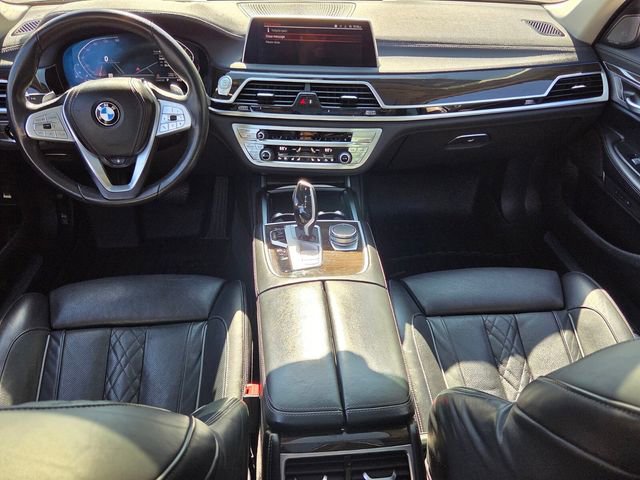 Used 2022 BMW 740i xDrive w/ Premium Package image 15