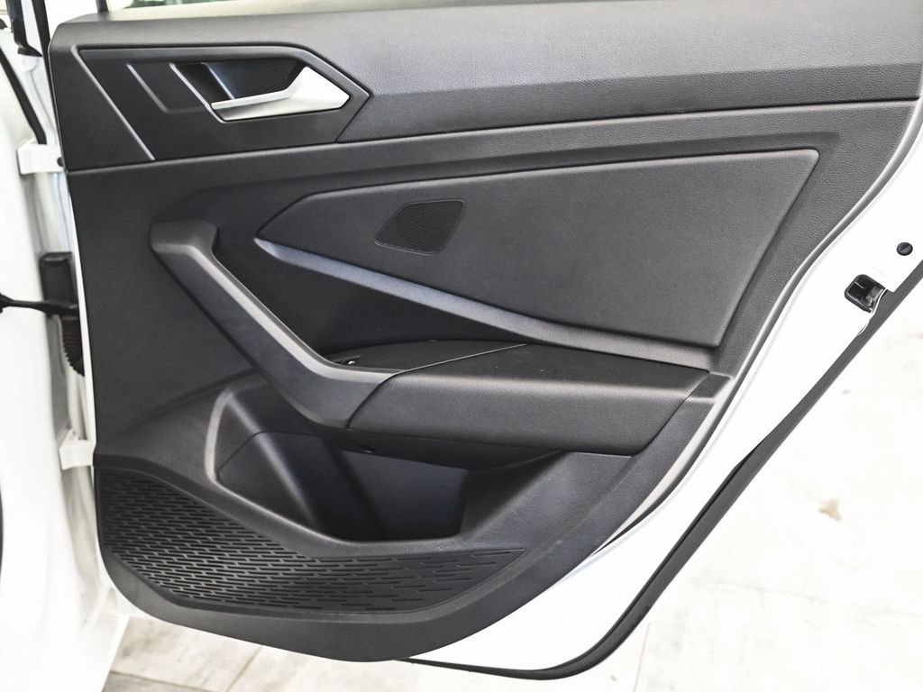 Used 2022 Volkswagen Jetta SE FWD image 13