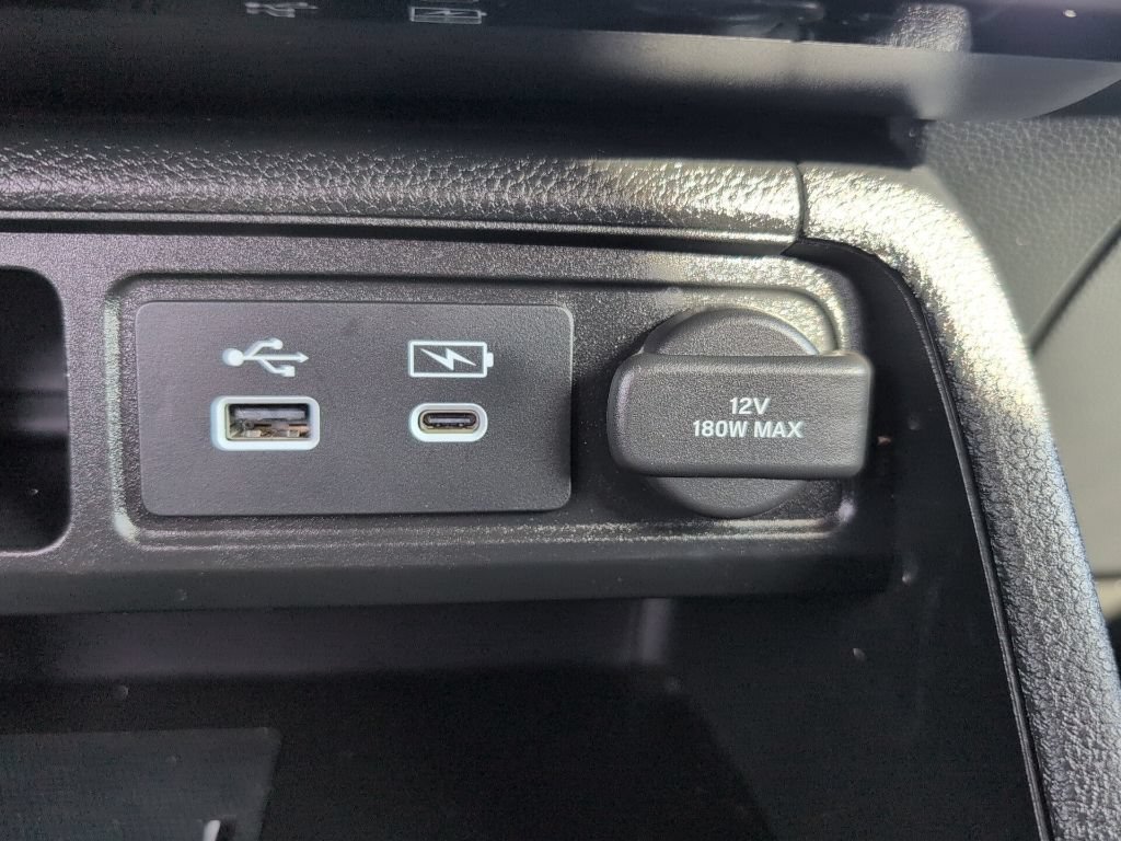 Used 2025 Honda Pilot Elite image 25