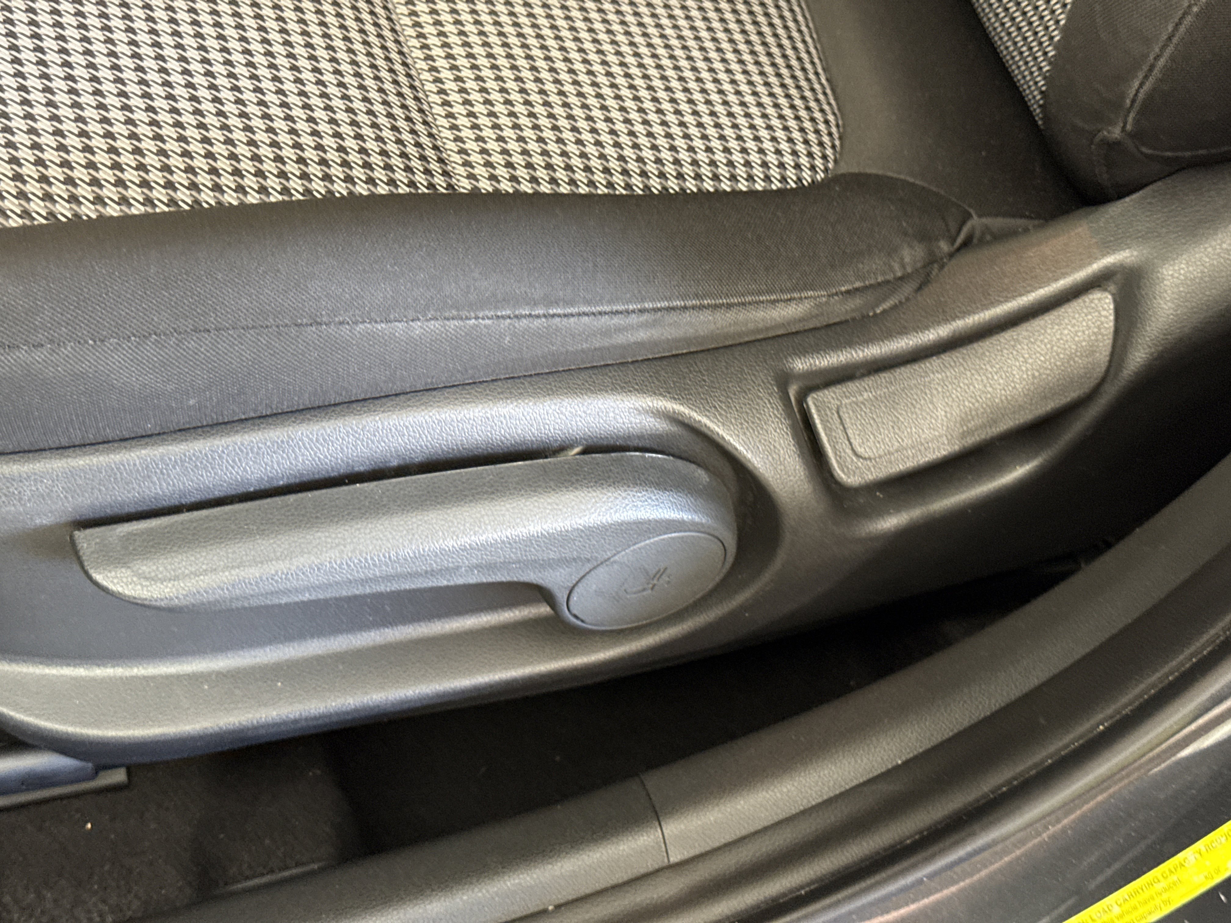 Used 2021 Hyundai Kona SE image 17