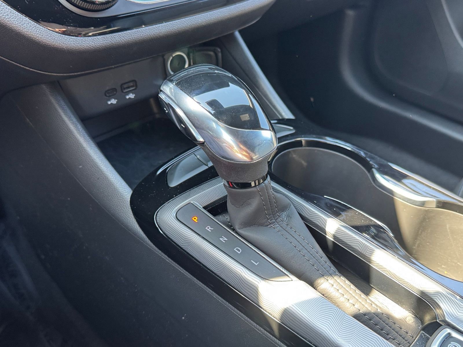 Used 2025 Buick Envista Sport Touring image 37