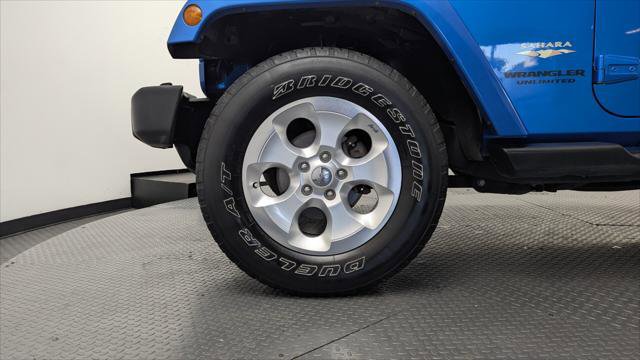 Used 2015 Jeep Wrangler Unlimited Sahara w/ Connectivity Group image 28