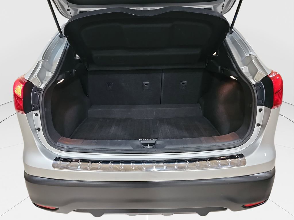 Used 2018 Nissan Rogue Sport S w/ S Appearance Package image 20