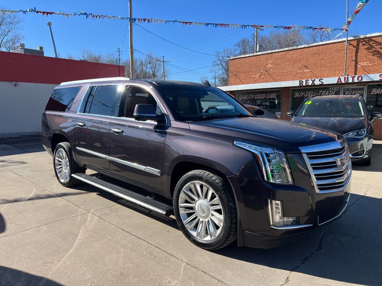 Used 2015 Cadillac Escalade ESV Platinum AWD/4WD image 4