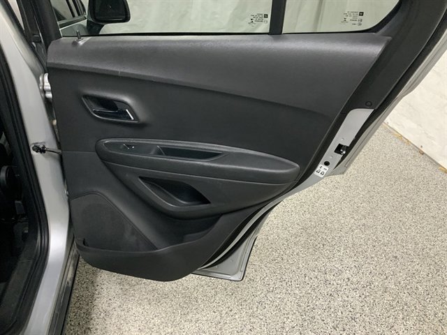 Used 2018 Chevrolet Trax LS w/ LPO, Cargo Package FWD image 18