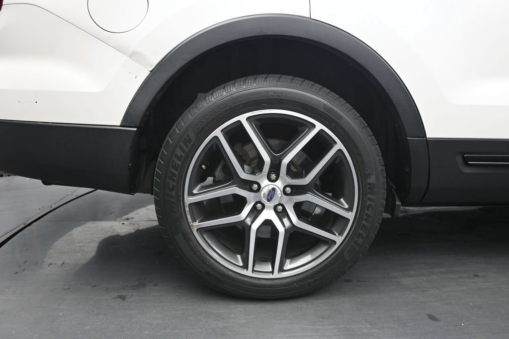Used 2017 Ford Explorer Sport w/ Equipment Group 401A AWD/4WD image 13