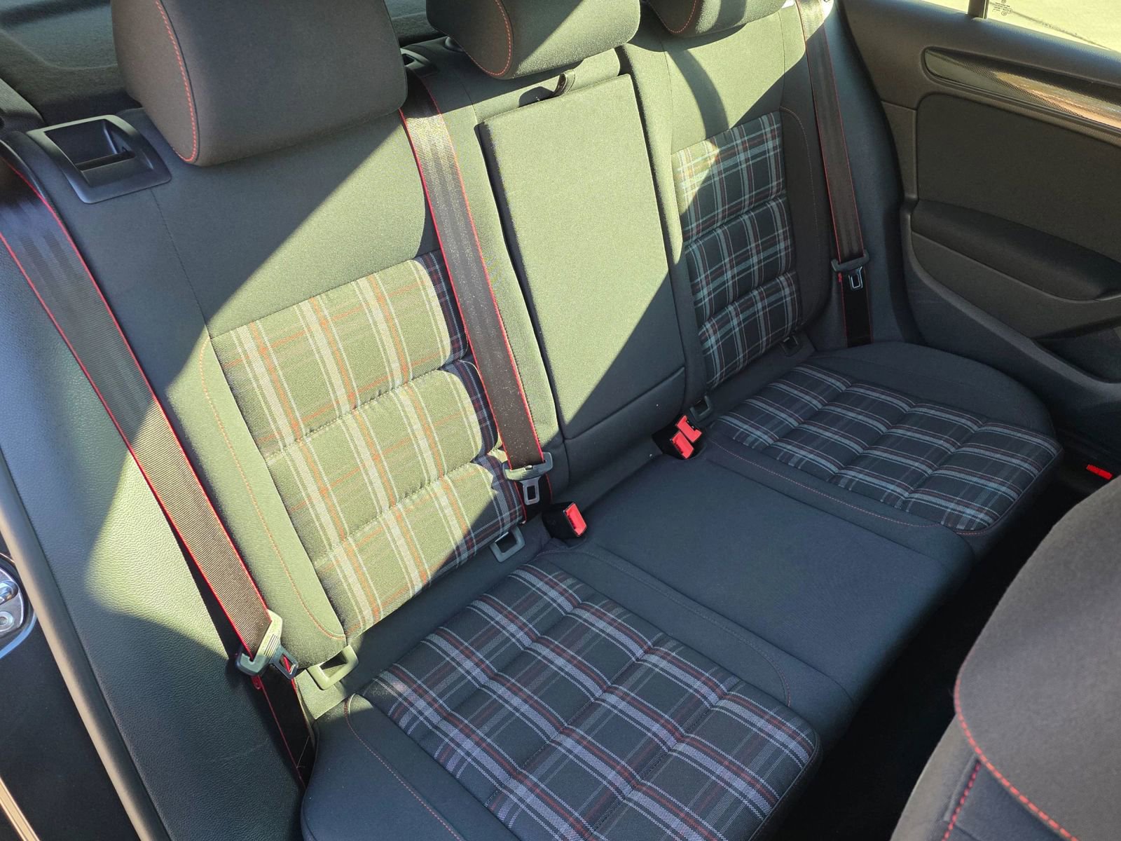 Used 2014 Volkswagen GTI Wolfsburg Edition image 33