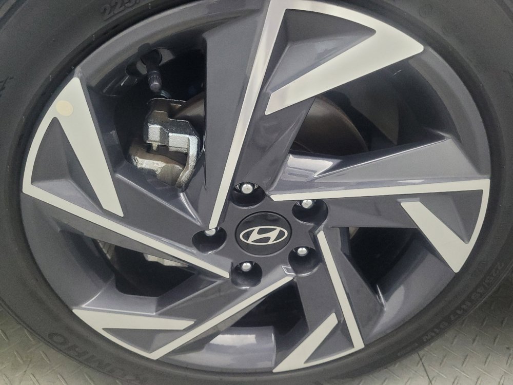 Used 2025 Hyundai Elantra Sport FWD image 31