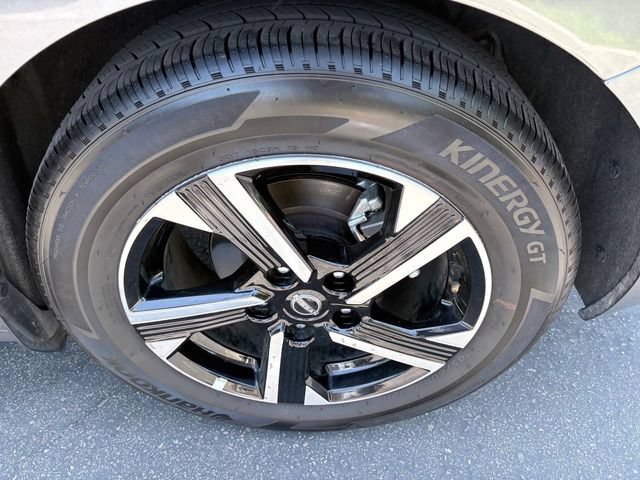 Used 2025 Nissan Sentra SV FWD image 24