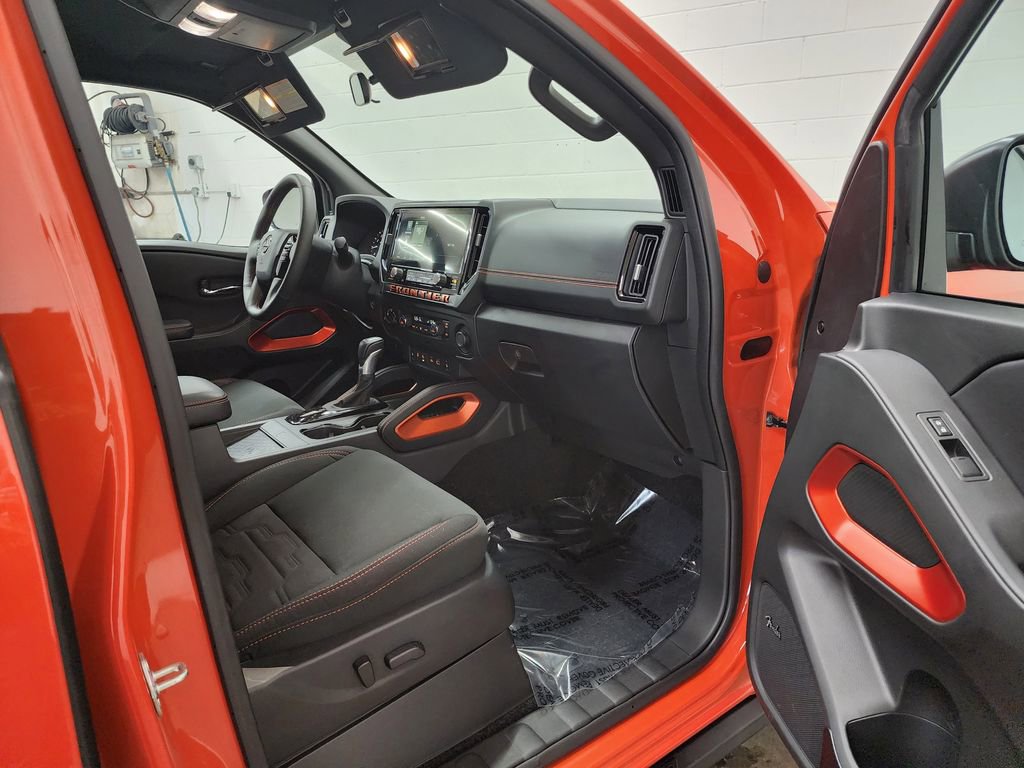 Used 2025 Nissan Frontier PRO-4X w/ Pro Convenience Package image 32