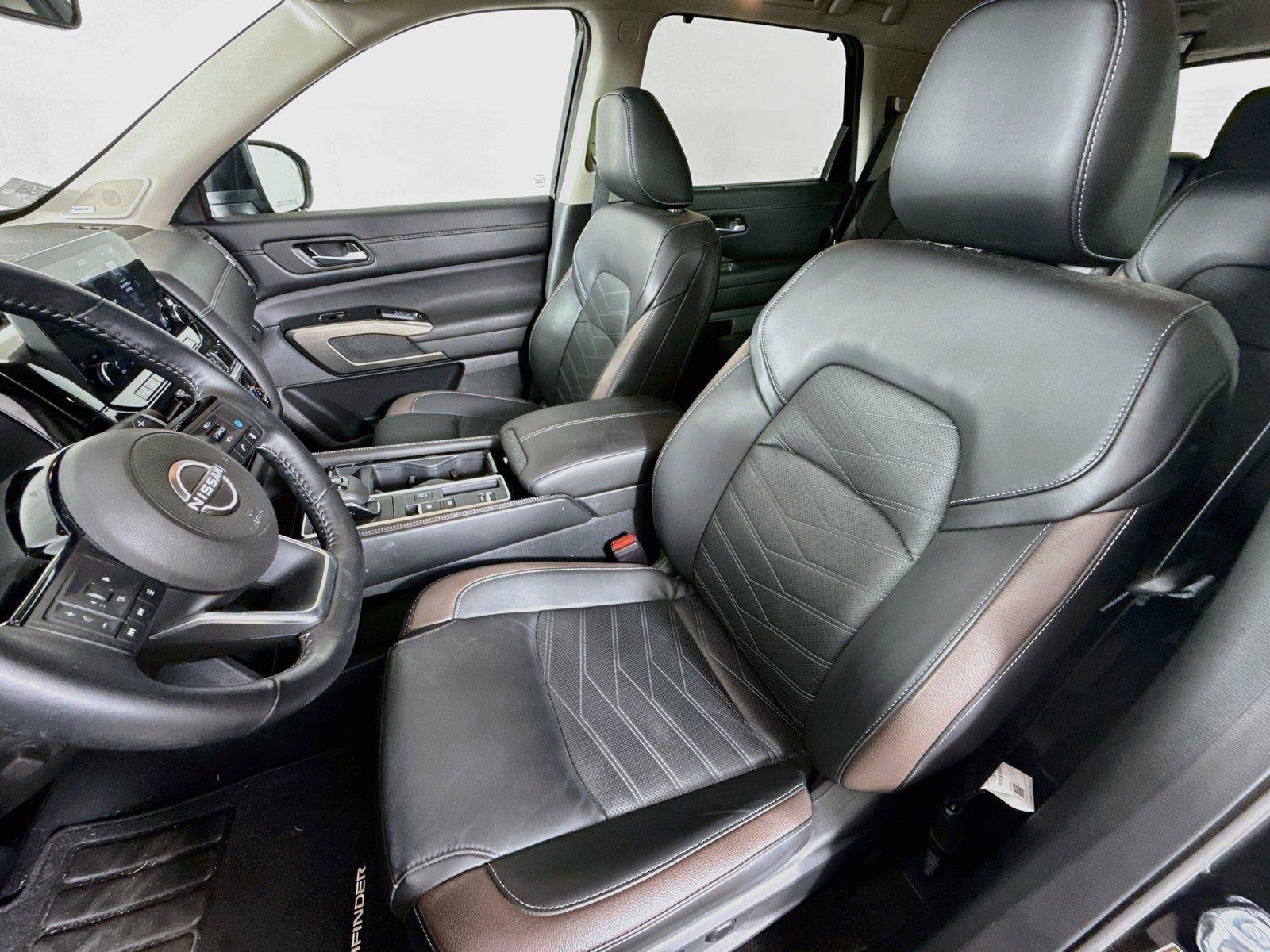 Used 2025 Nissan Pathfinder Platinum FWD image 8