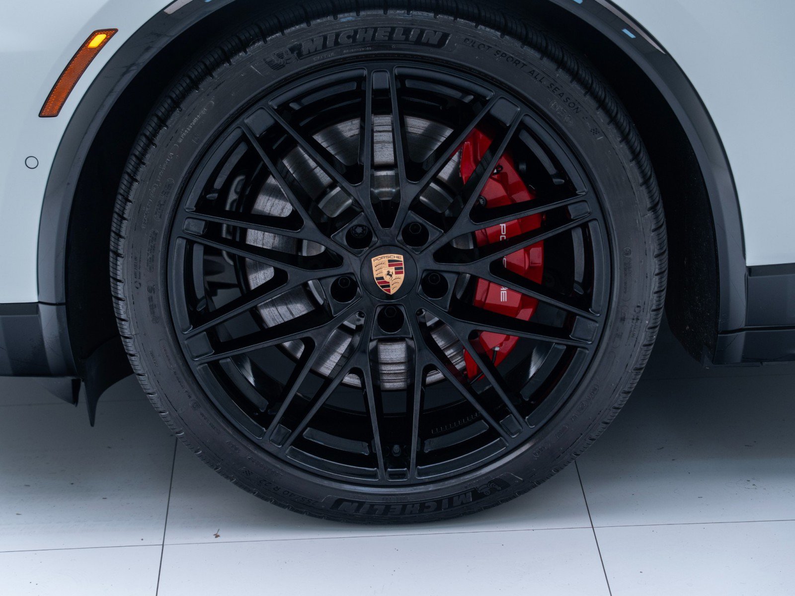 Certified 2026 Porsche Macan GTS Electric image 12