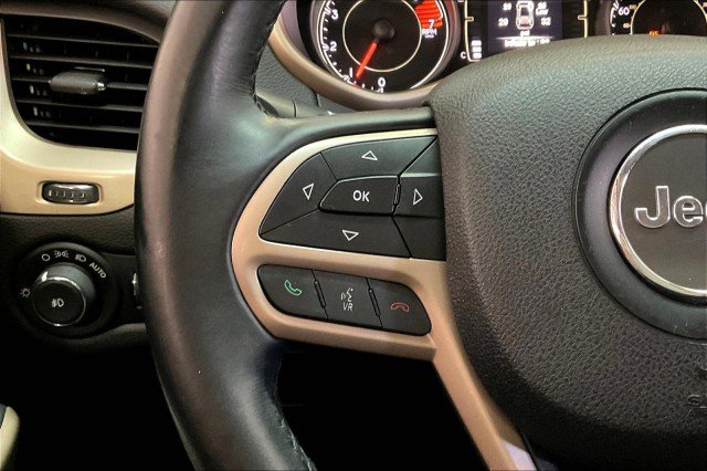 Used 2017 Jeep Cherokee Latitude image 18