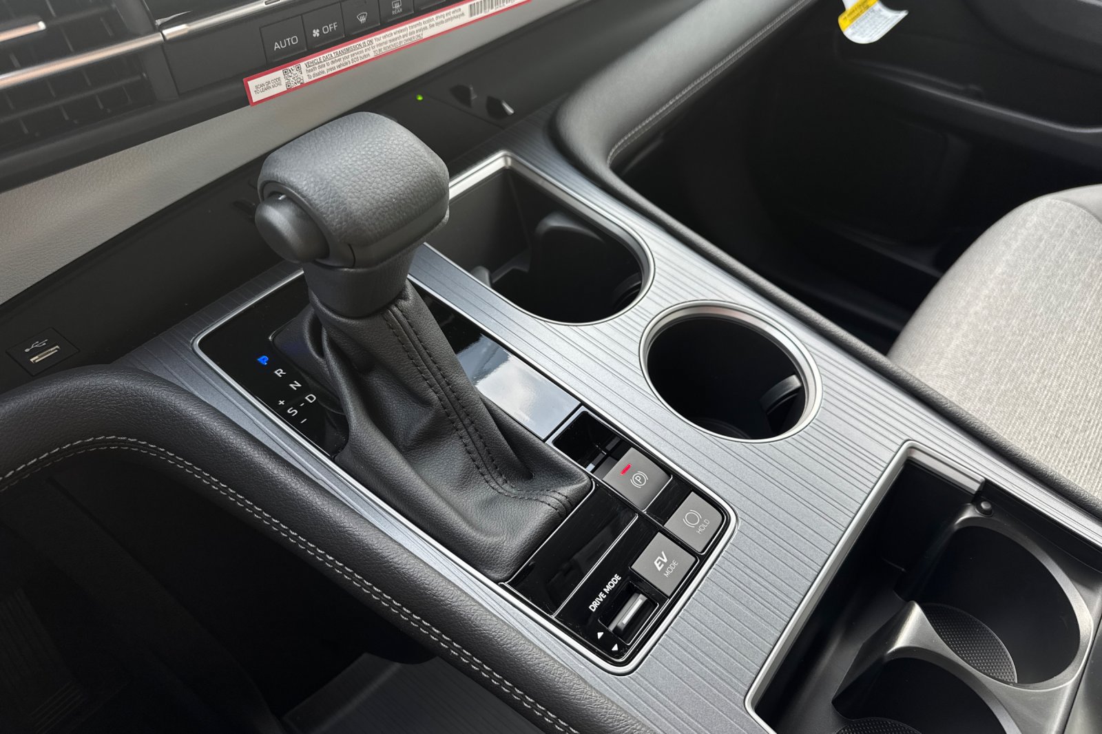 New 2026 Toyota Sienna LE FWD image 27