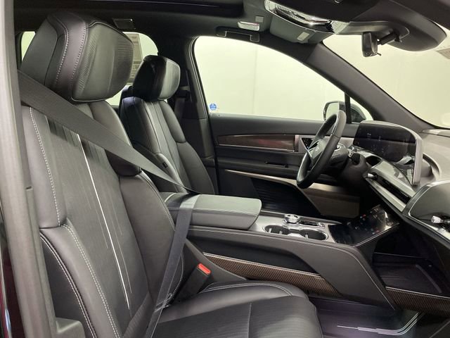 New 2026 Cadillac Vistiq Luxury w/ LPO, Floor Liner Package image 25