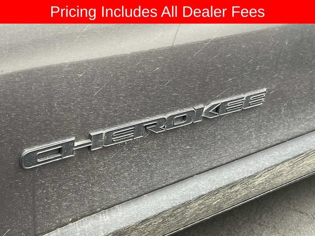 Used 2021 Jeep Cherokee Latitude Plus AWD/4WD image 3