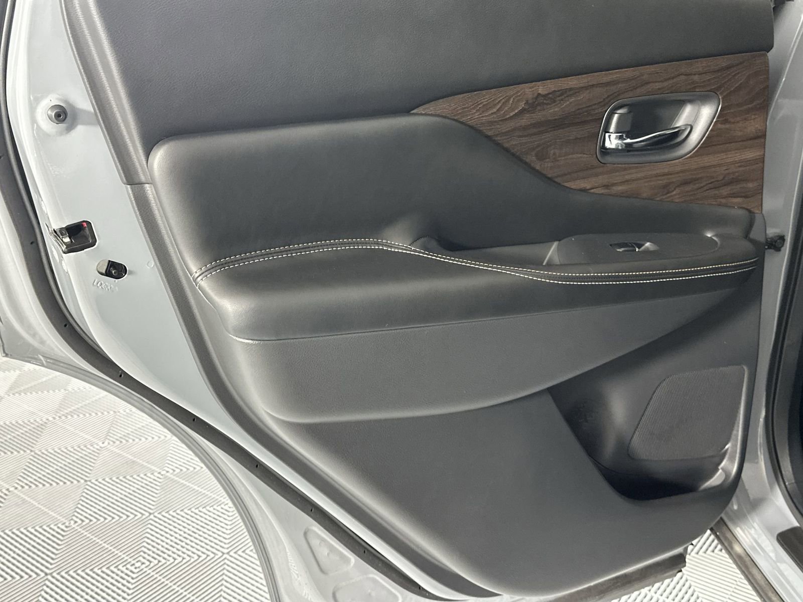 Used 2024 Nissan Murano Platinum w/ Cargo Package image 30