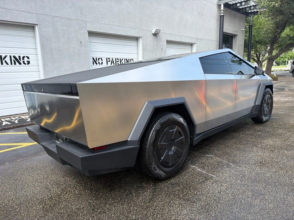 Used 2025 Tesla Cybertruck AWD Crew Cab image 7