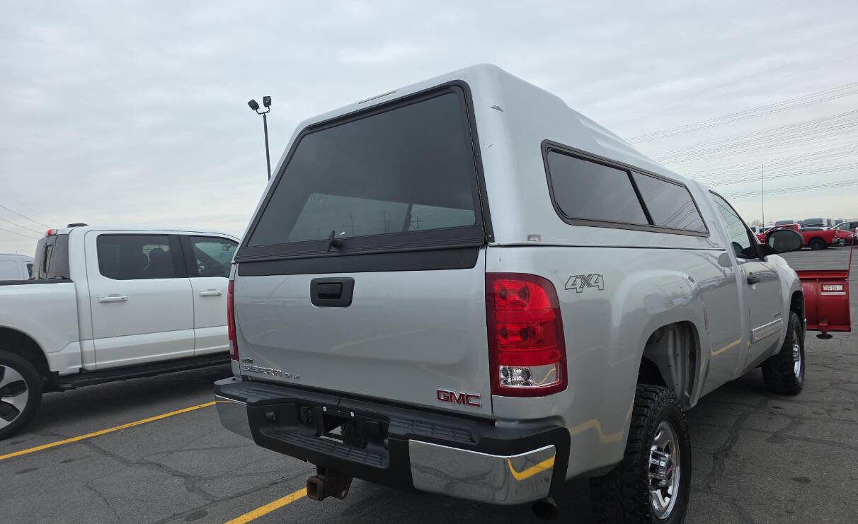 Used 2010 GMC Sierra 2500 SLE AWD/4WD image 2