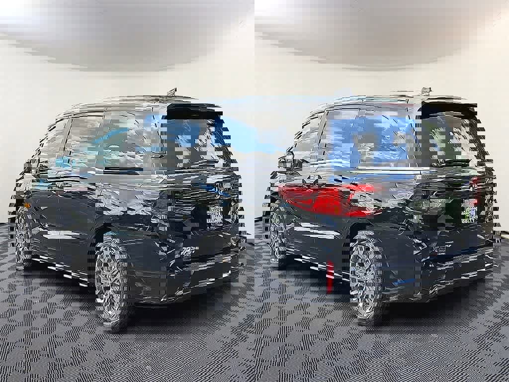 New 2026 Honda Odyssey Touring image 4