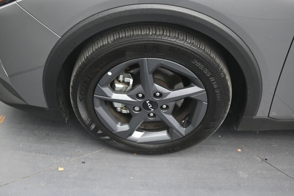 Used 2025 Kia K4 FWD image 9