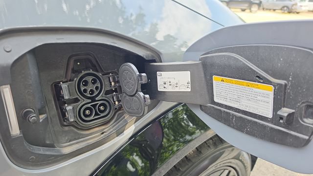 Used 2025 Nissan Ariya AWD image 46