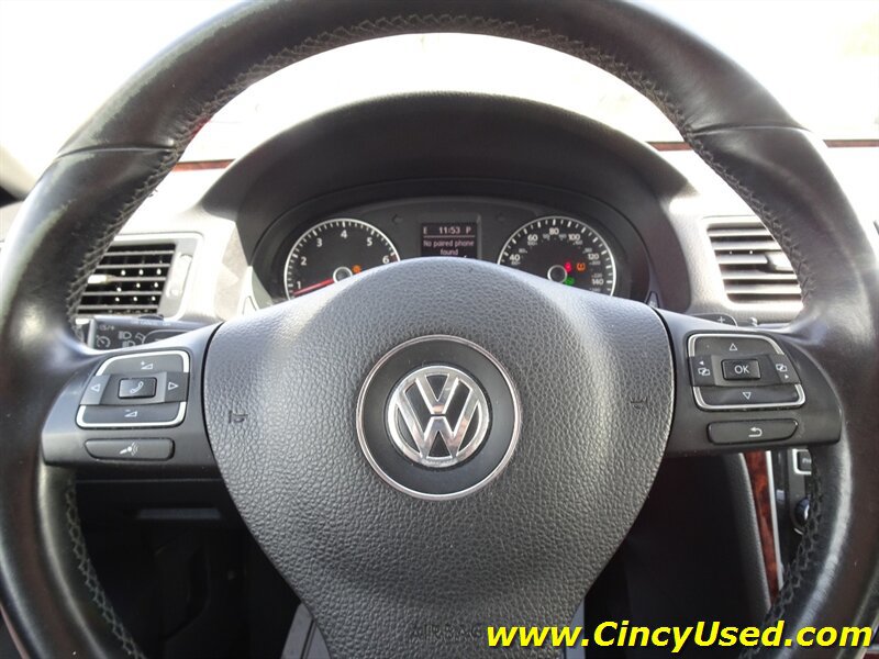 Used 2013 Volkswagen Passat 3.6 SEL Premium FWD image 19