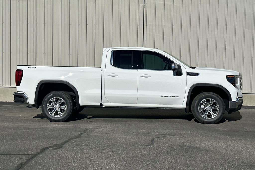 Used 2025 GMC Sierra 1500 SLE w/ Preferred Package AWD/4WD image 3