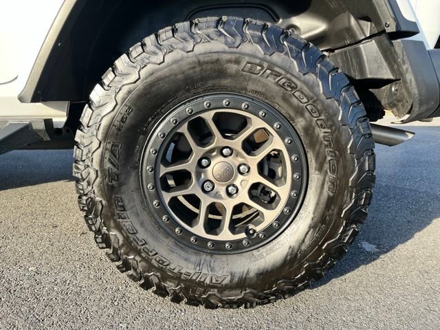 Used 2023 Jeep Wrangler Unlimited Rubicon 392 w/ Xtreme Recon 35" Tire Package image 15