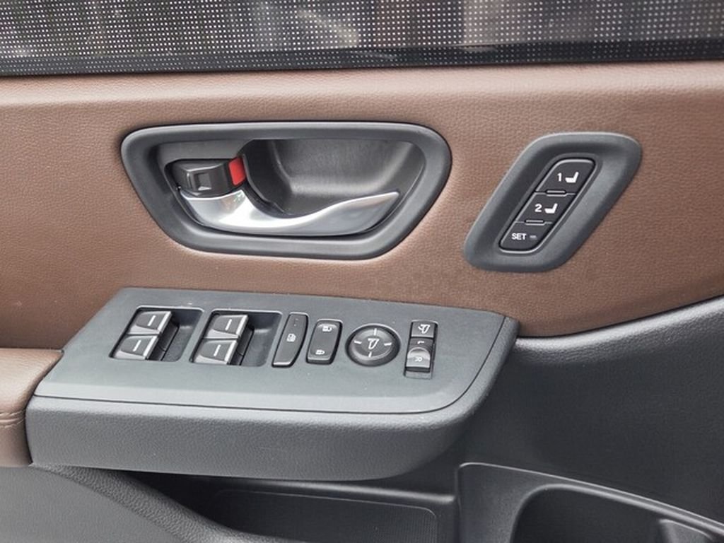 Used 2025 Honda Pilot Elite image 34