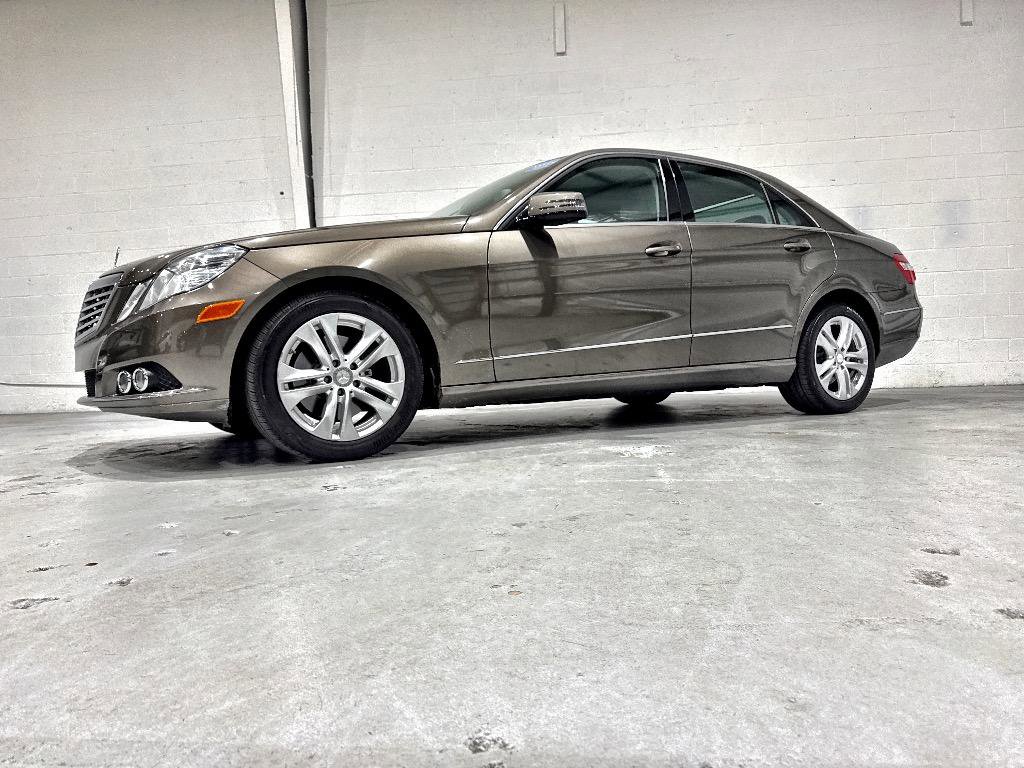 Used 2011 Mercedes-Benz E 350 Sedan image 21