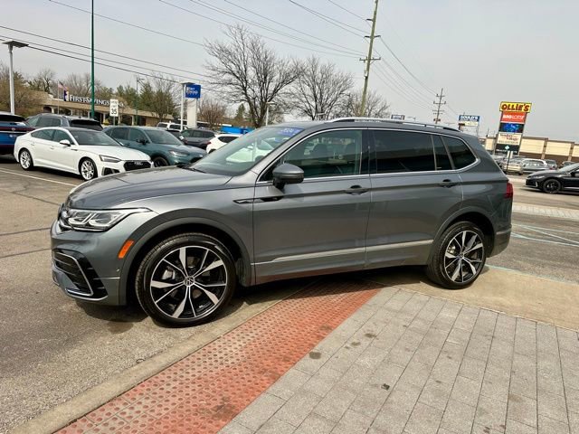 Used 2024 Volkswagen Tiguan SEL R-Line image 3