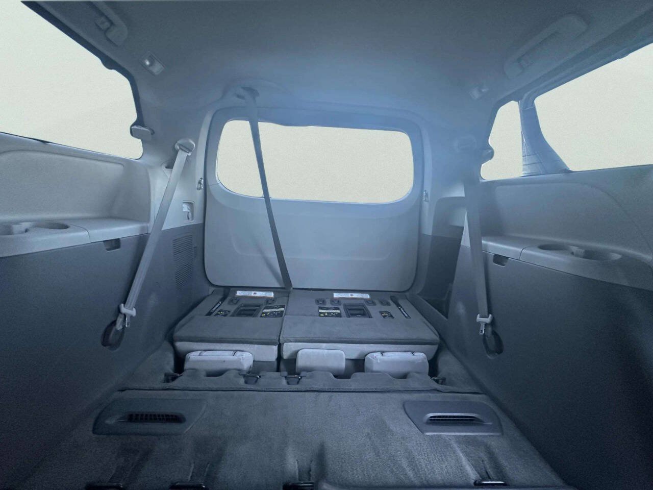 Used 2017 Toyota Sienna LE AWD/4WD image 11