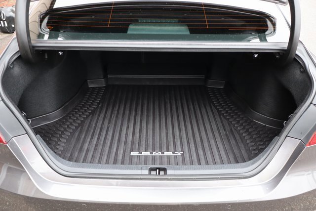 Used 2018 Toyota Camry XLE image 32