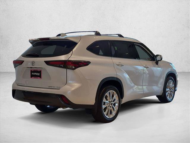 New 2026 Toyota Highlander Limited AWD/4WD image 2