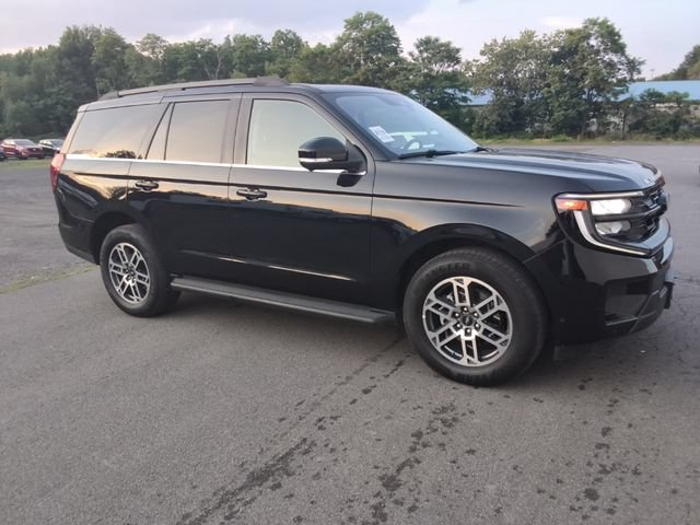 Used 2025 Ford Expedition Active RWD image 1