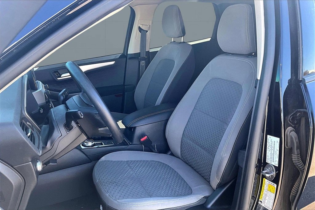 Used 2020 Ford Escape SE image 26