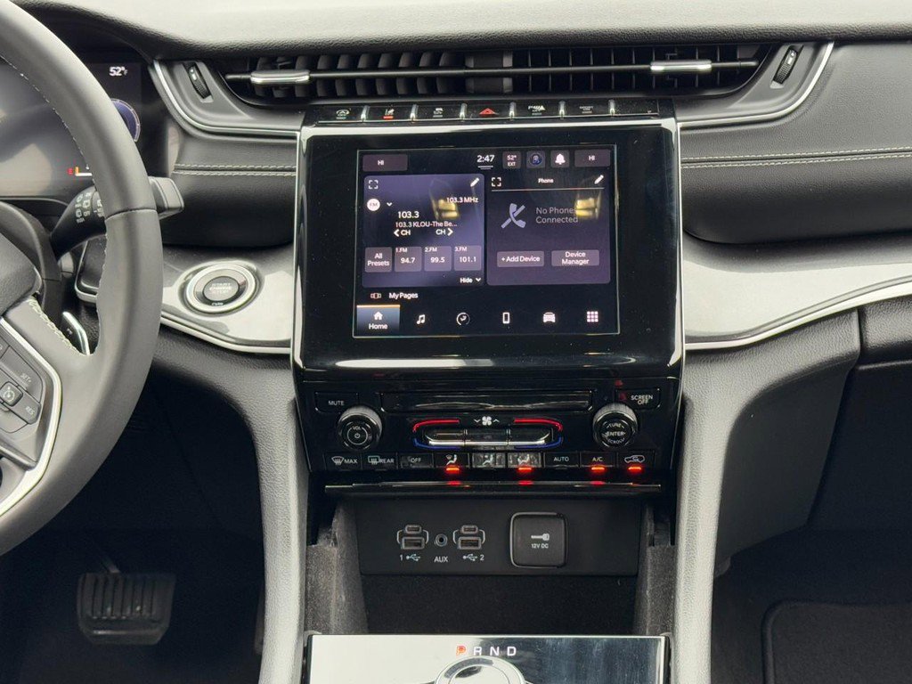 Used 2023 Jeep Grand Cherokee Laredo image 13