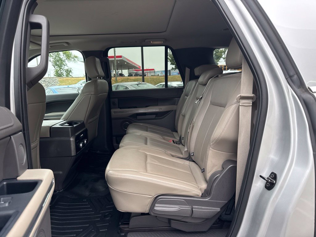 Used 2018 Ford Expedition Max XLT w/ Equipment Group 201A AWD/4WD image 24