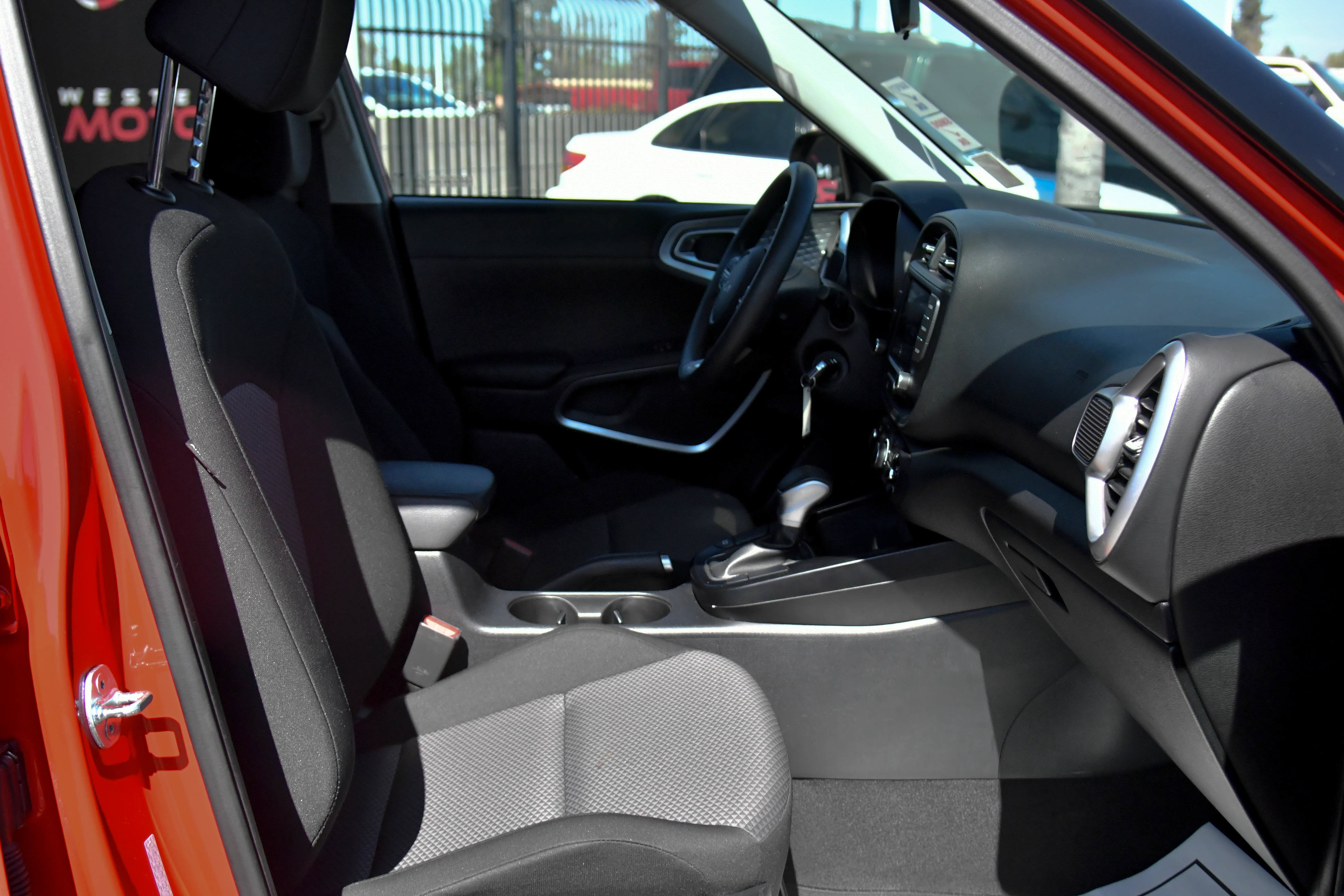 Used 2024 Kia Soul LX w/ Option Group 015 FWD image 38