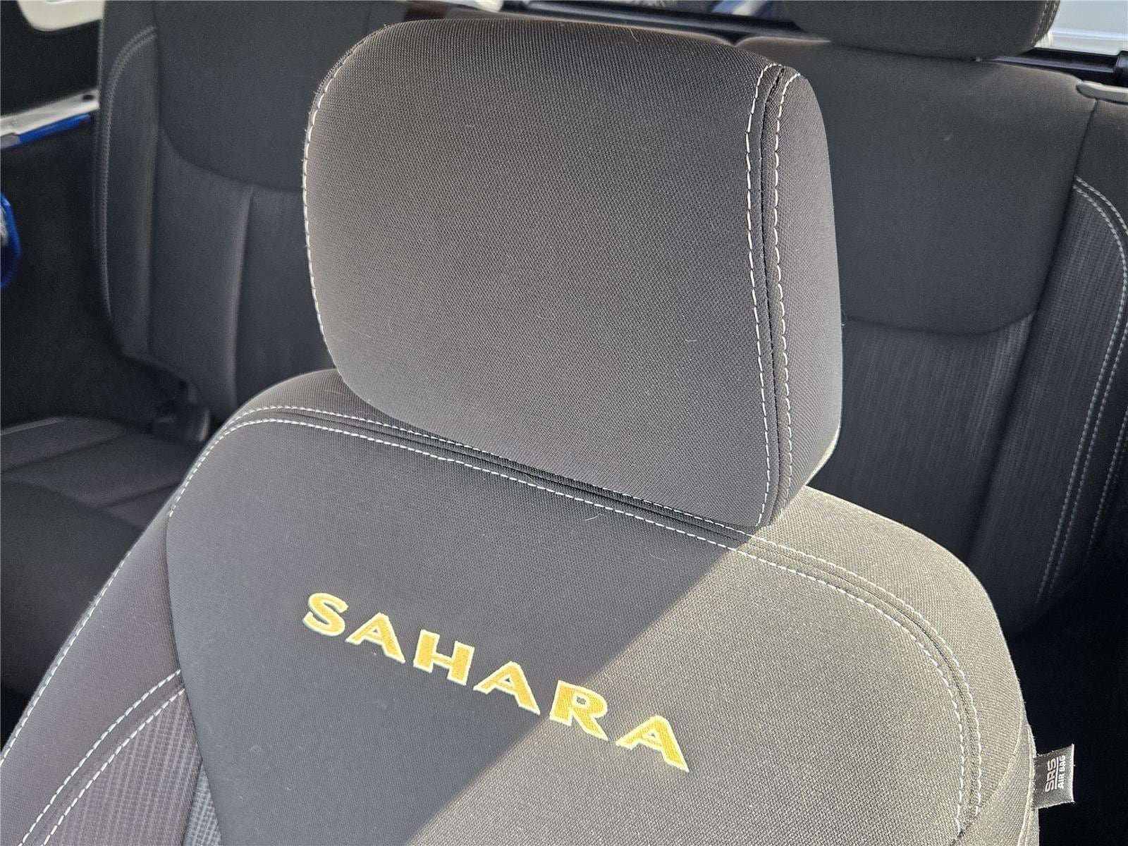 Used 2015 Jeep Wrangler Unlimited Sahara w/ Connectivity Group AWD/4WD image 22