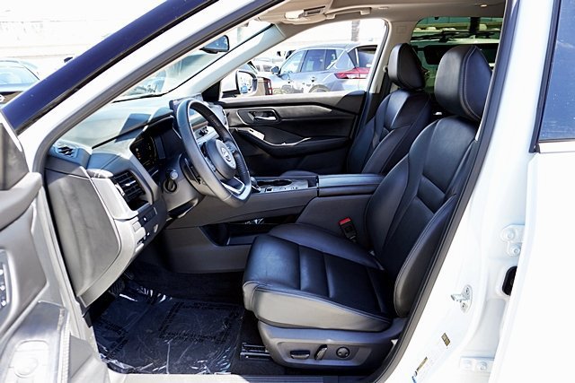 Used 2024 Nissan Rogue SL w/ SL Premium Package FWD image 22